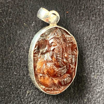 Gomed Ganesh Silver Pendant - Image 2