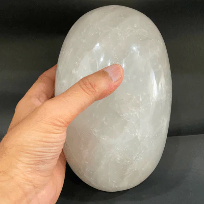 Natural Sphatik Shivlingam (4.400 kg) - Image 3