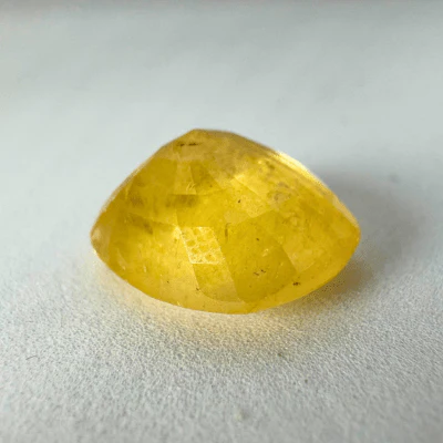 Yellow Sapphire (Pukhraj- 10.95 cts) - Ceylonese - Image 3
