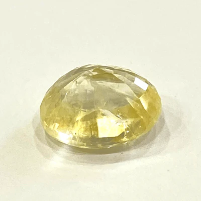 Yellow Sapphire (Pukhraj- 11.60 cts) - Ceylonese - Image 3