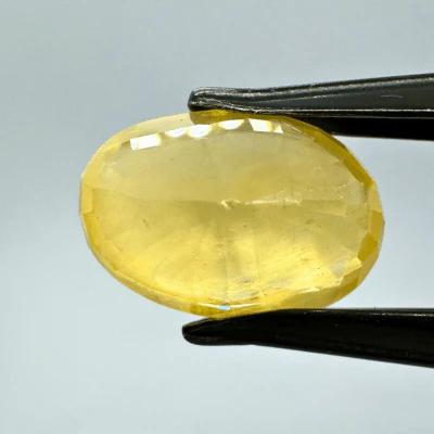 Yellow Sapphire (Pukhraj- 7.40 cts) - Ceylonese - Image 2