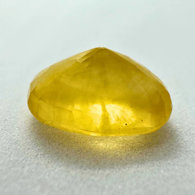 Yellow Sapphire (Pukhraj- 7.40 cts) - Ceylonese - Image 3