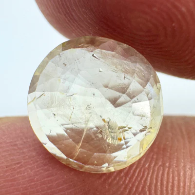 Yellow Sapphire (Pukhraj- 4.15 cts) - Ceylonese - Image 2