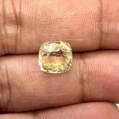 Yellow Sapphire (Pukhraj- 4.75 cts) - Ceylonese (Super Premium) - Image 3