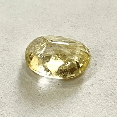 Yellow Sapphire (Pukhraj- 4.80 cts) - Ceylonese - Image 3