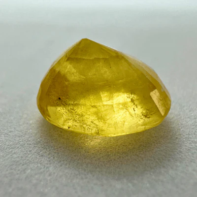 Yellow Sapphire (Pukhraj- 6.70 cts) - Ceylonese - Image 3