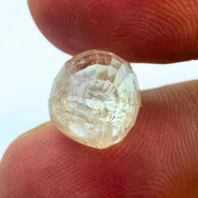 Yellow Sapphire (Pukhraj- 5.80 cts) - Ceylonese - Image 3