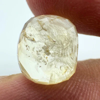 Yellow Sapphire (Pukhraj- 6.70 cts) - Ceylonese - Image 3