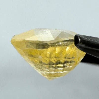 Yellow Sapphire (Pukhraj- 9.72 cts) - Ceylonese - Image 2